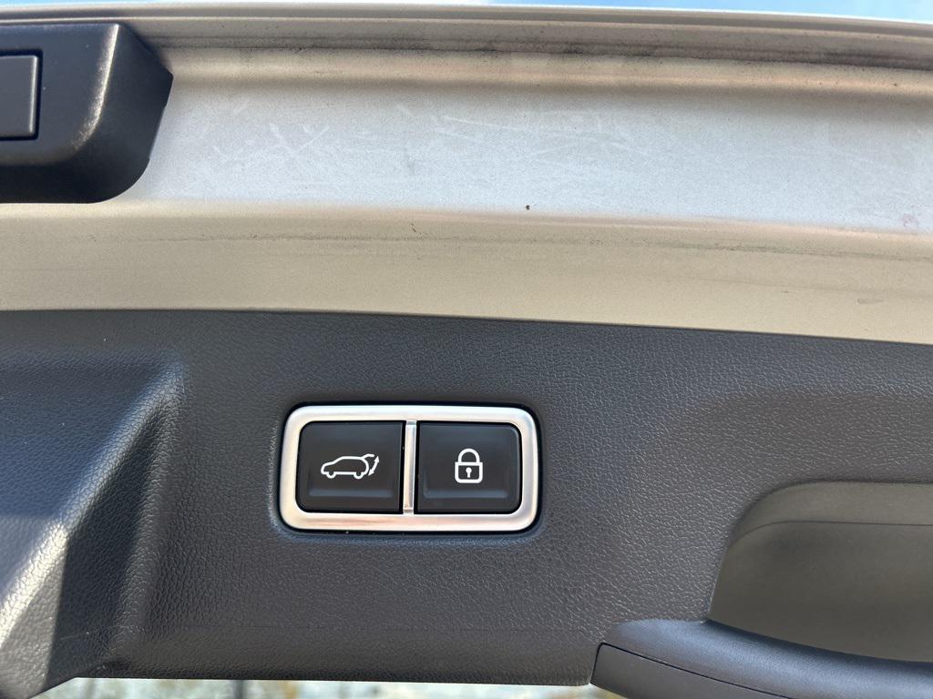 used 2024 Kia Sorento Hybrid car, priced at $36,825