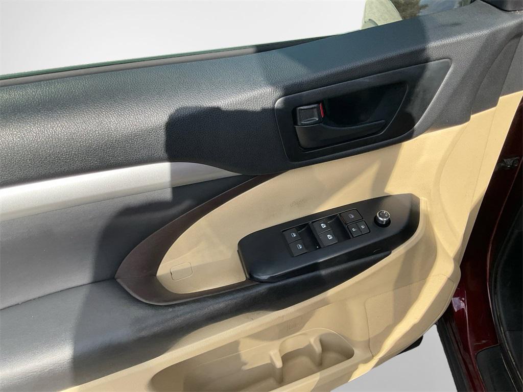 used 2017 Toyota Highlander car, priced at $15,499