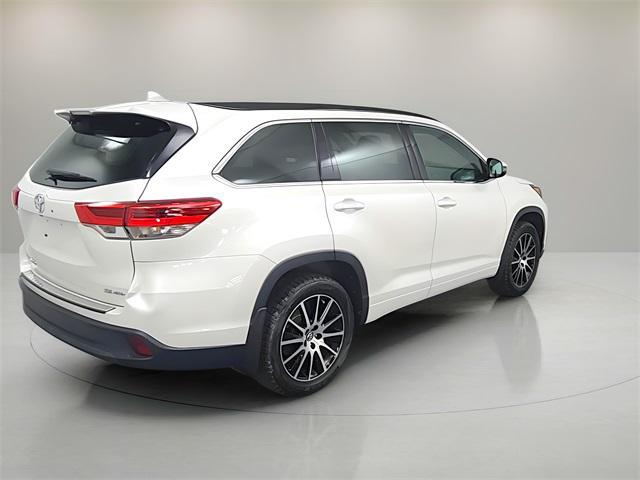 used 2018 Toyota Highlander car, priced at $21,499