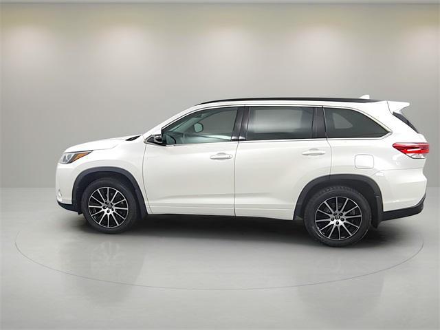 used 2018 Toyota Highlander car, priced at $21,499