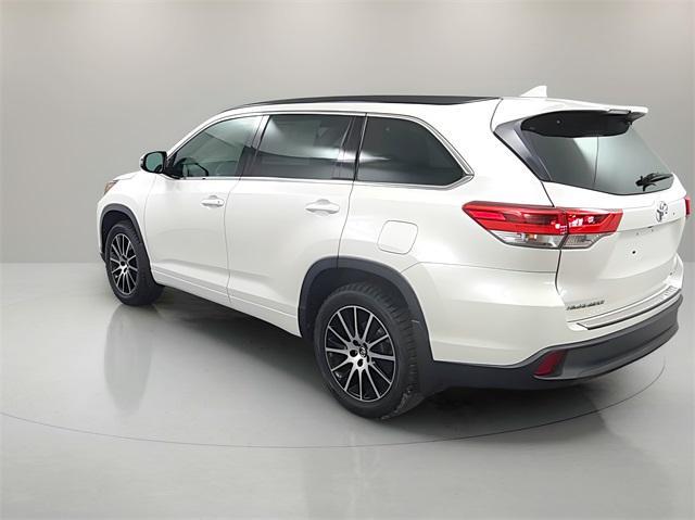 used 2018 Toyota Highlander car, priced at $21,499