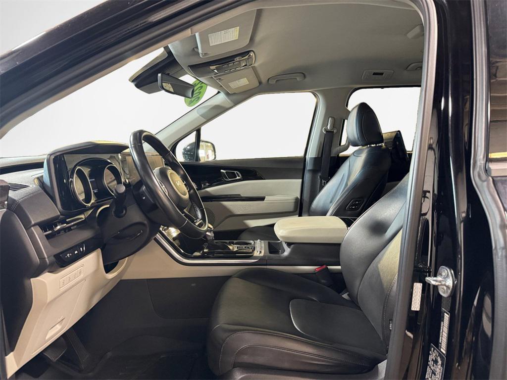 used 2022 Kia Carnival car, priced at $28,499