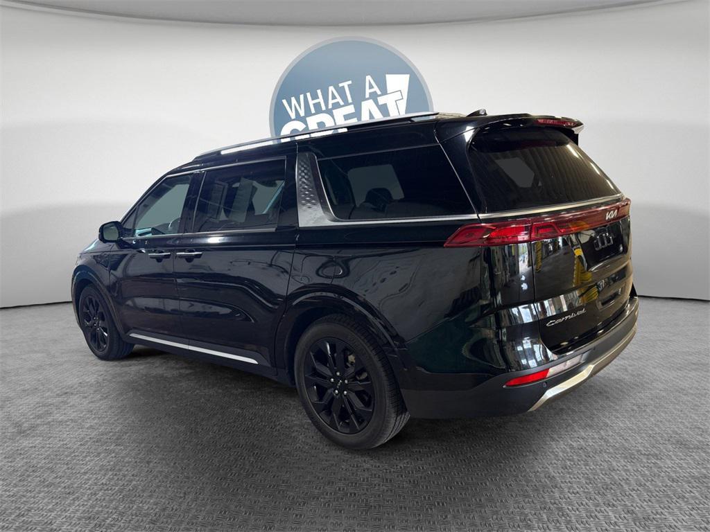 used 2022 Kia Carnival car, priced at $28,499