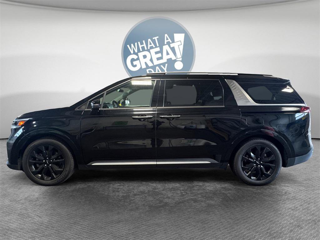 used 2022 Kia Carnival car, priced at $28,499