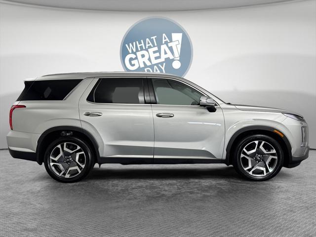 used 2025 Hyundai Palisade car, priced at $45,999