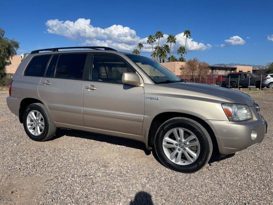 used 2006 Toyota Highlander Hybrid car, priced at $4,995