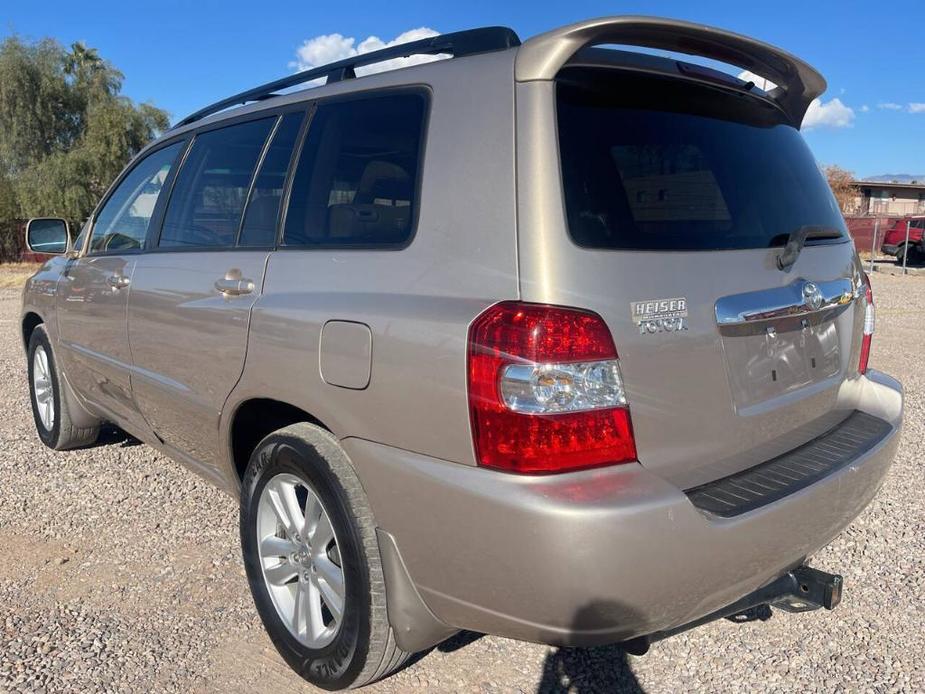 used 2006 Toyota Highlander Hybrid car, priced at $4,995