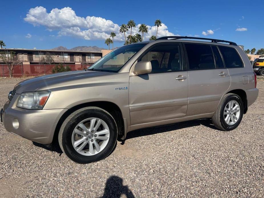 used 2006 Toyota Highlander Hybrid car, priced at $4,995