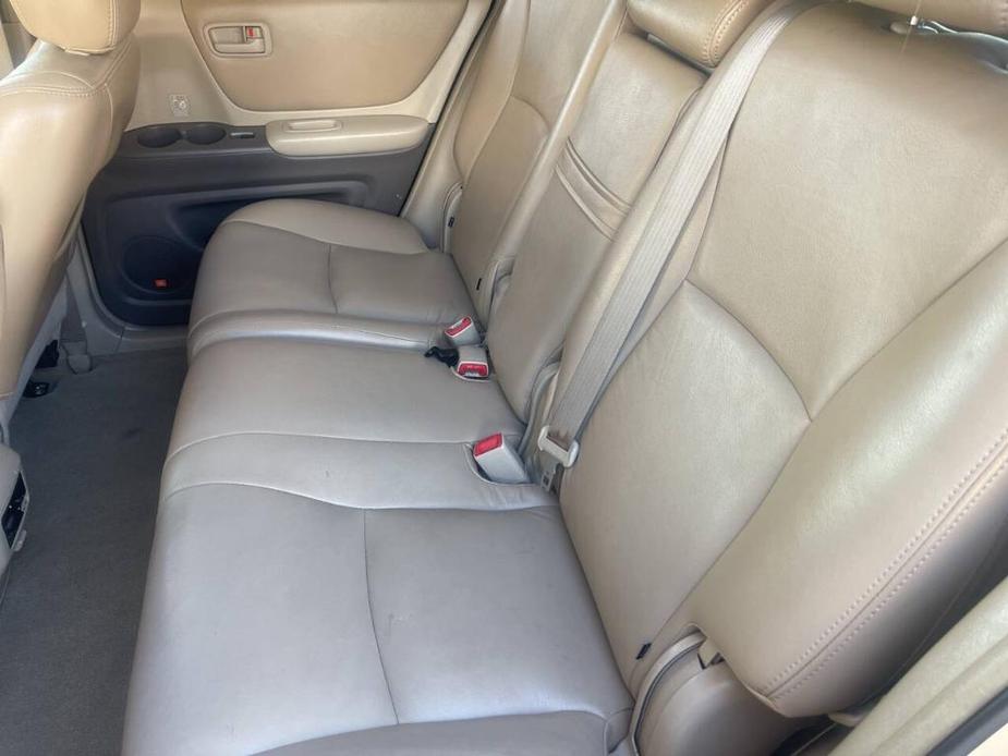 used 2006 Toyota Highlander Hybrid car, priced at $4,995