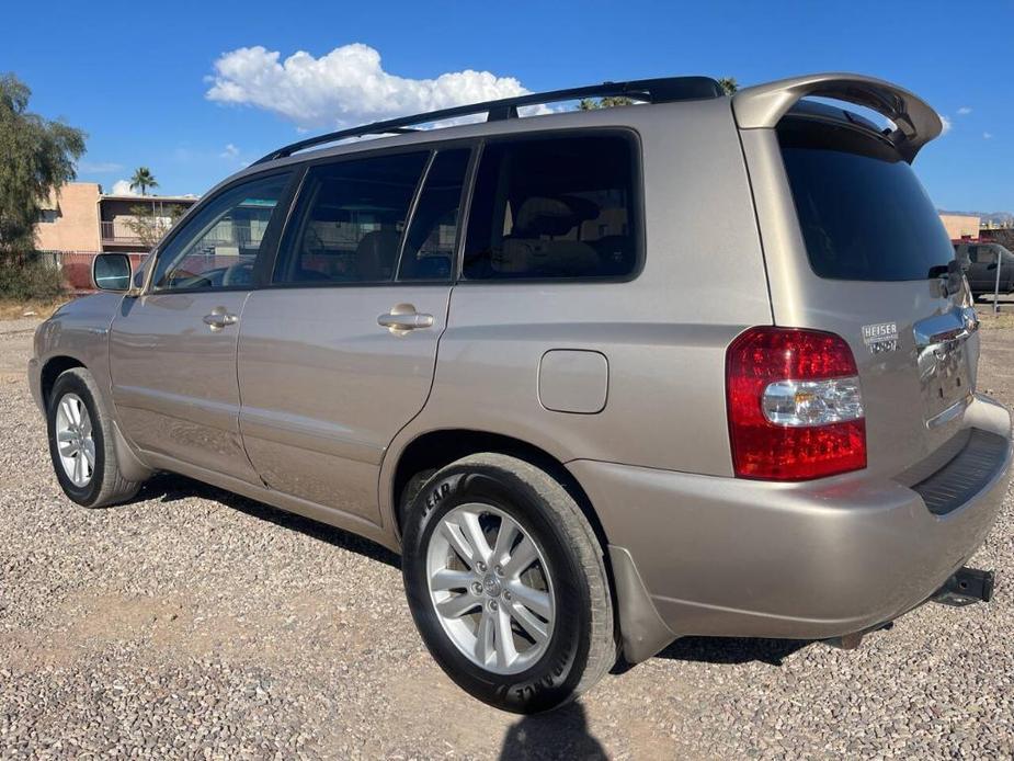 used 2006 Toyota Highlander Hybrid car, priced at $4,995