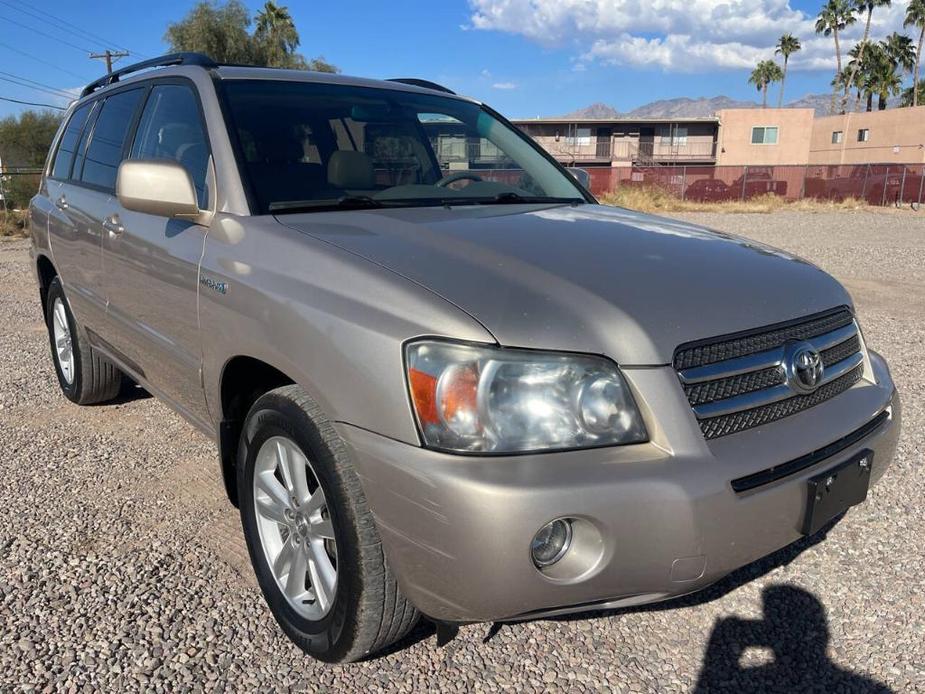 used 2006 Toyota Highlander Hybrid car, priced at $4,995