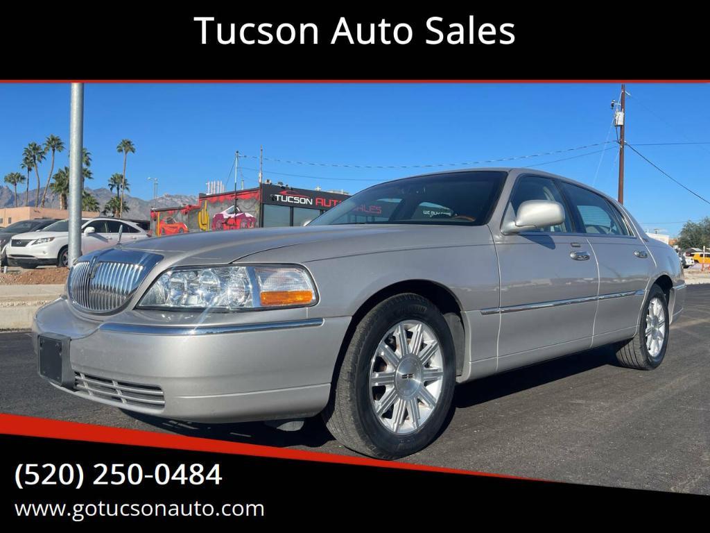 used 2010 Lincoln Town Car car, priced at $9,995