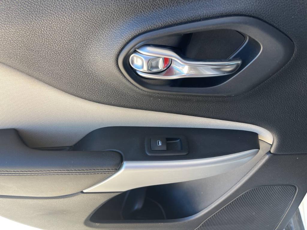 used 2018 Jeep Cherokee car, priced at $14,995