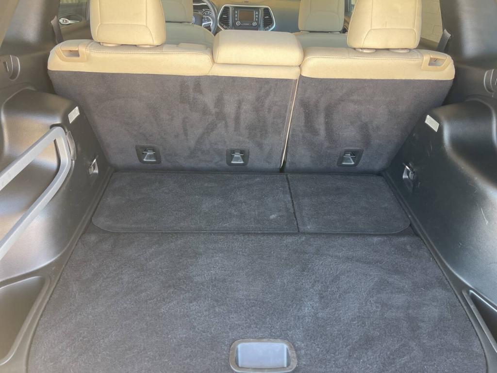 used 2018 Jeep Cherokee car, priced at $14,995