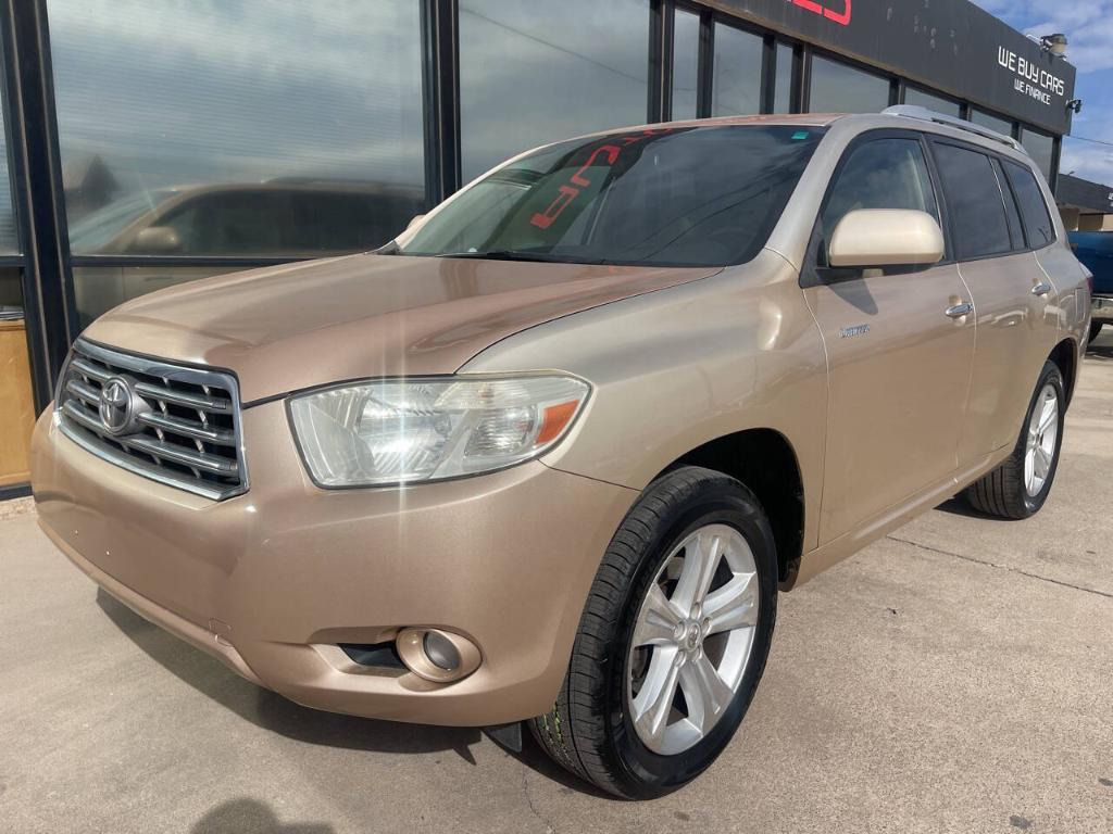 used 2009 Toyota Highlander car, priced at $9,995