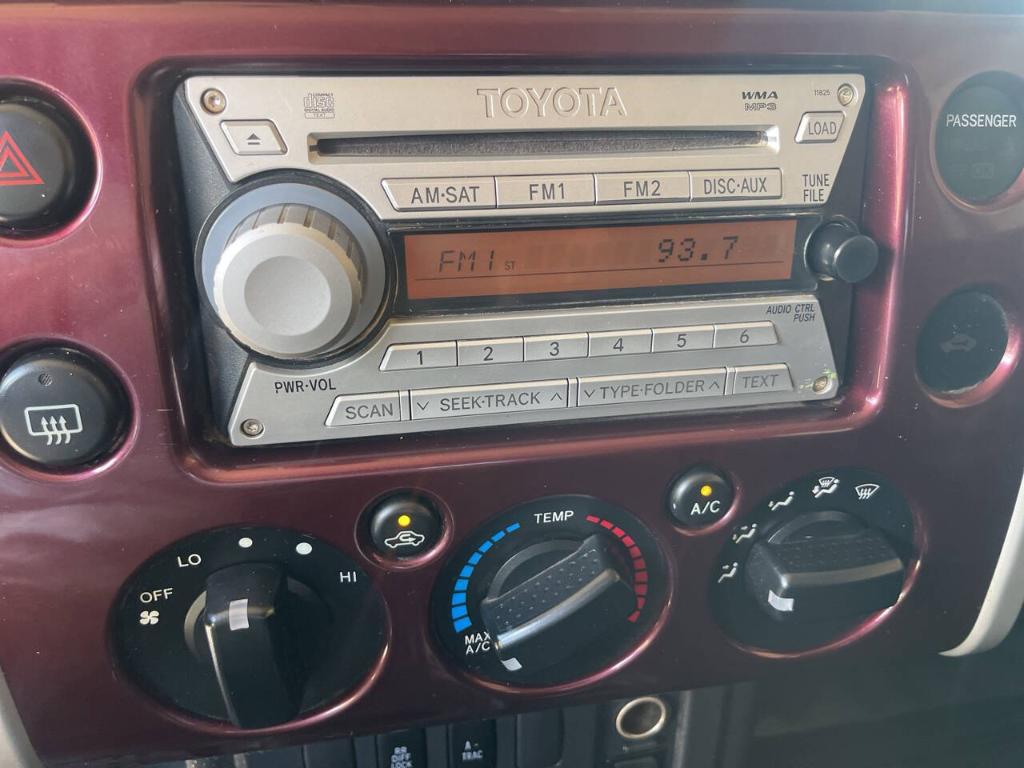 used 2007 Toyota FJ Cruiser car, priced at $12,995