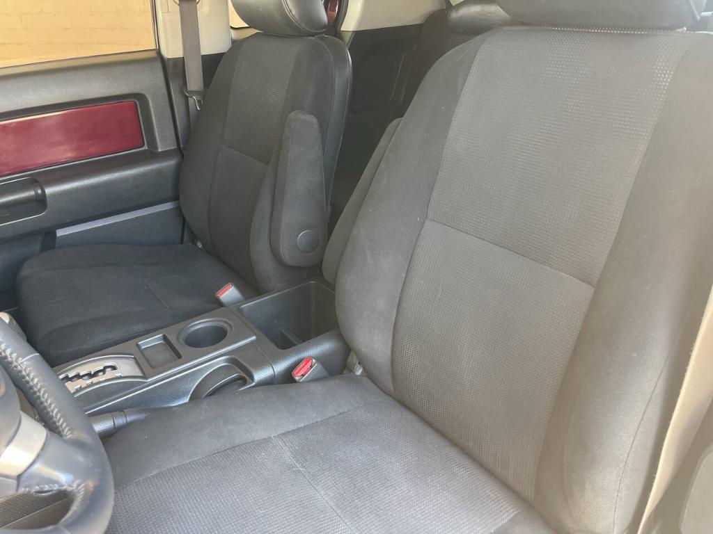 used 2007 Toyota FJ Cruiser car, priced at $12,995