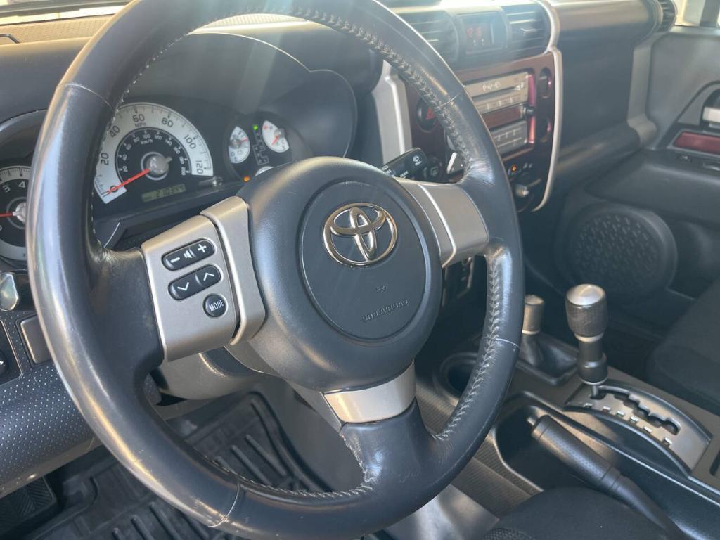 used 2007 Toyota FJ Cruiser car, priced at $12,995