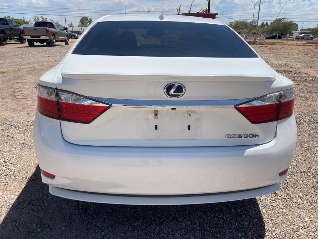 used 2015 Lexus ES 300h car, priced at $15,995