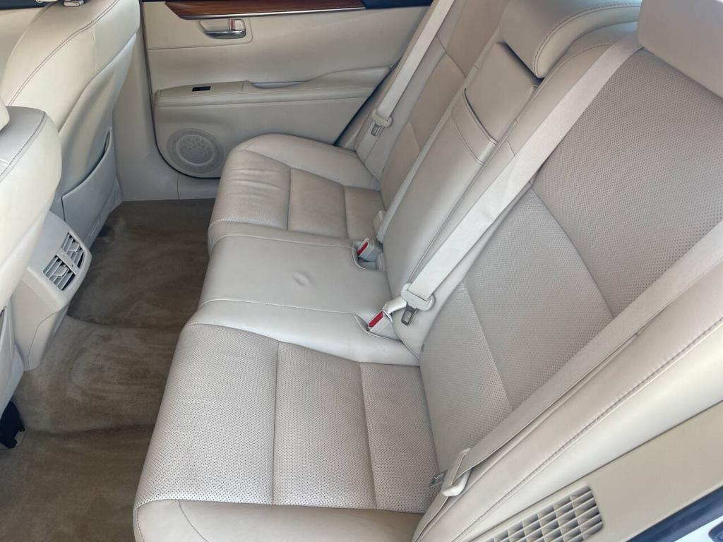used 2015 Lexus ES 300h car, priced at $15,995