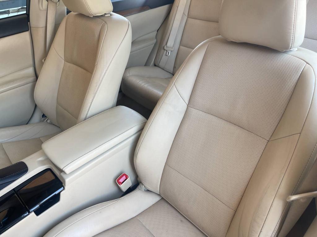 used 2015 Lexus ES 300h car, priced at $15,995