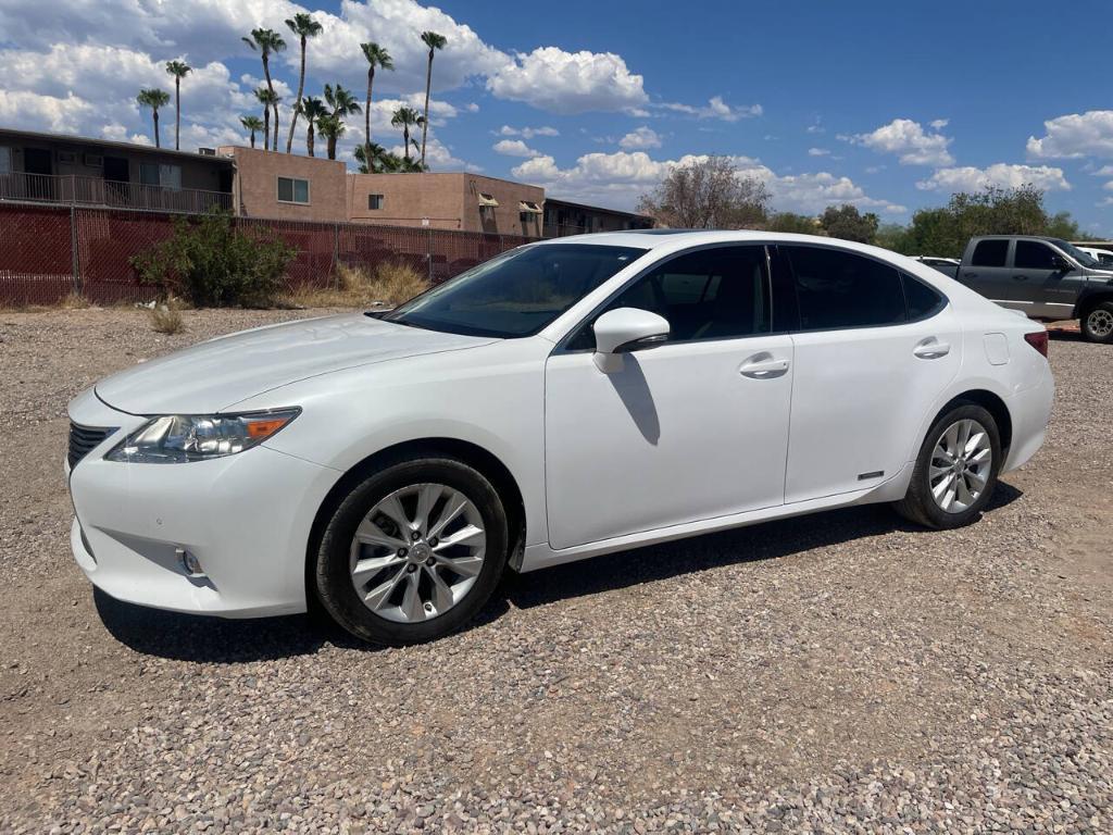 used 2015 Lexus ES 300h car, priced at $15,995