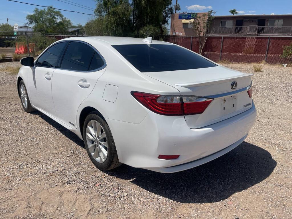 used 2015 Lexus ES 300h car, priced at $15,995