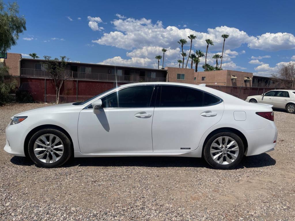 used 2015 Lexus ES 300h car, priced at $15,995