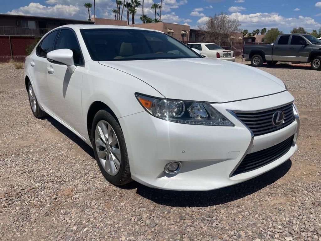 used 2015 Lexus ES 300h car, priced at $15,995