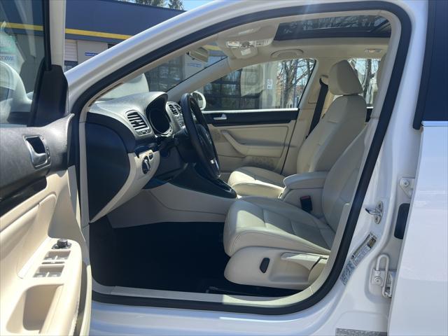 used 2012 Volkswagen Jetta SportWagen car, priced at $12,999