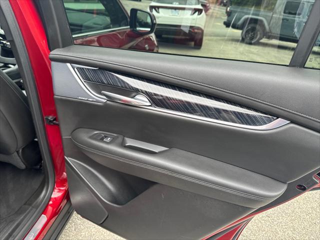 used 2023 Cadillac XT6 car