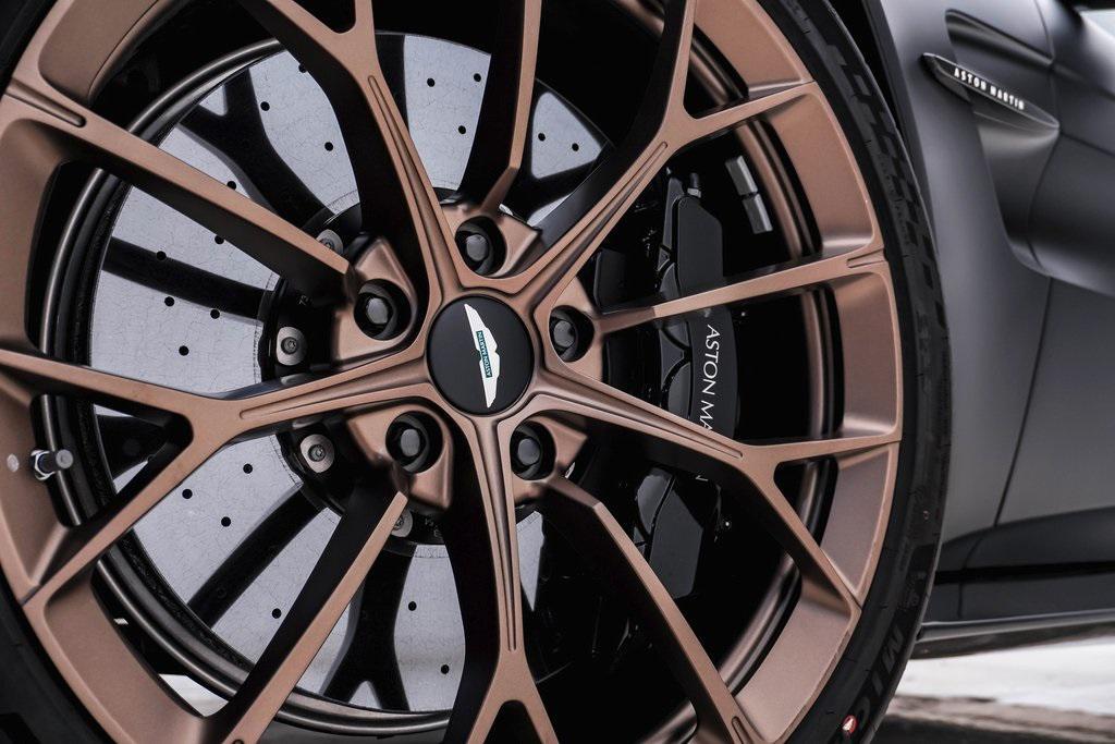 new 2025 Aston Martin Vantage car, priced at $298,000