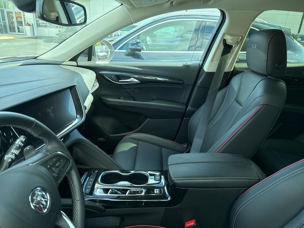 used 2023 Buick Envision car, priced at $32,500