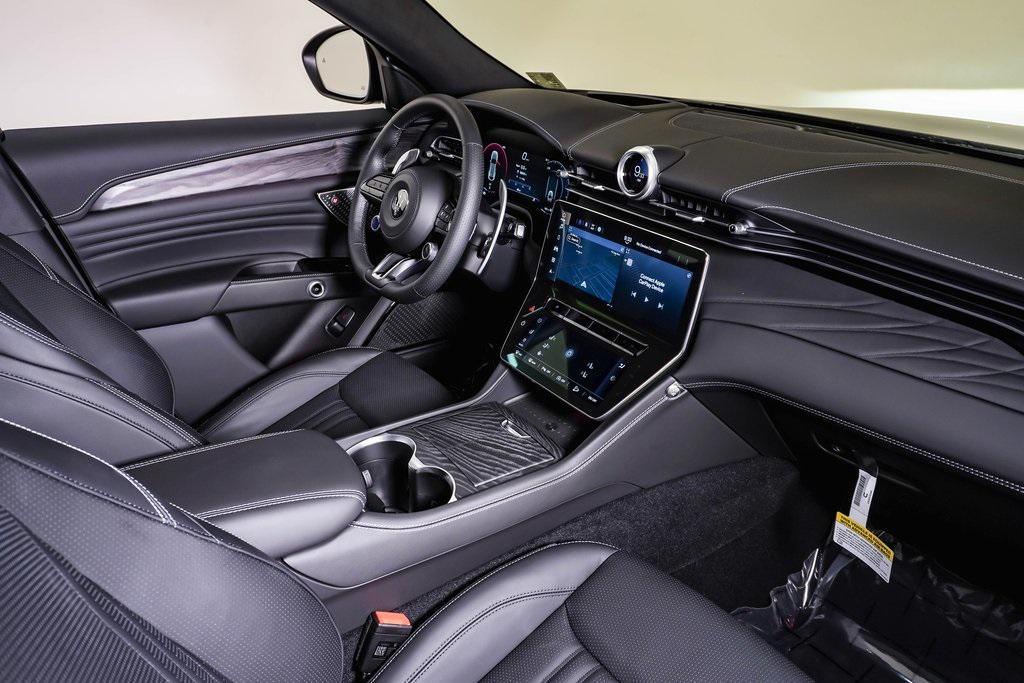 new 2025 Maserati Grecale car, priced at $82,875