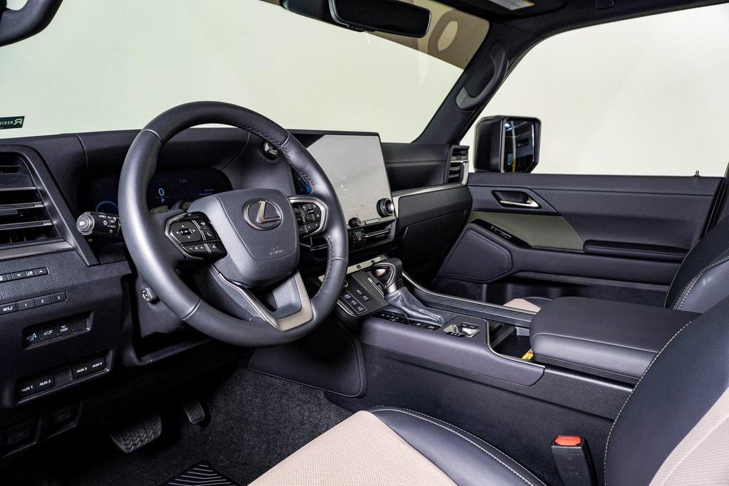 used 2025 Lexus GX 550 car, priced at $89,500