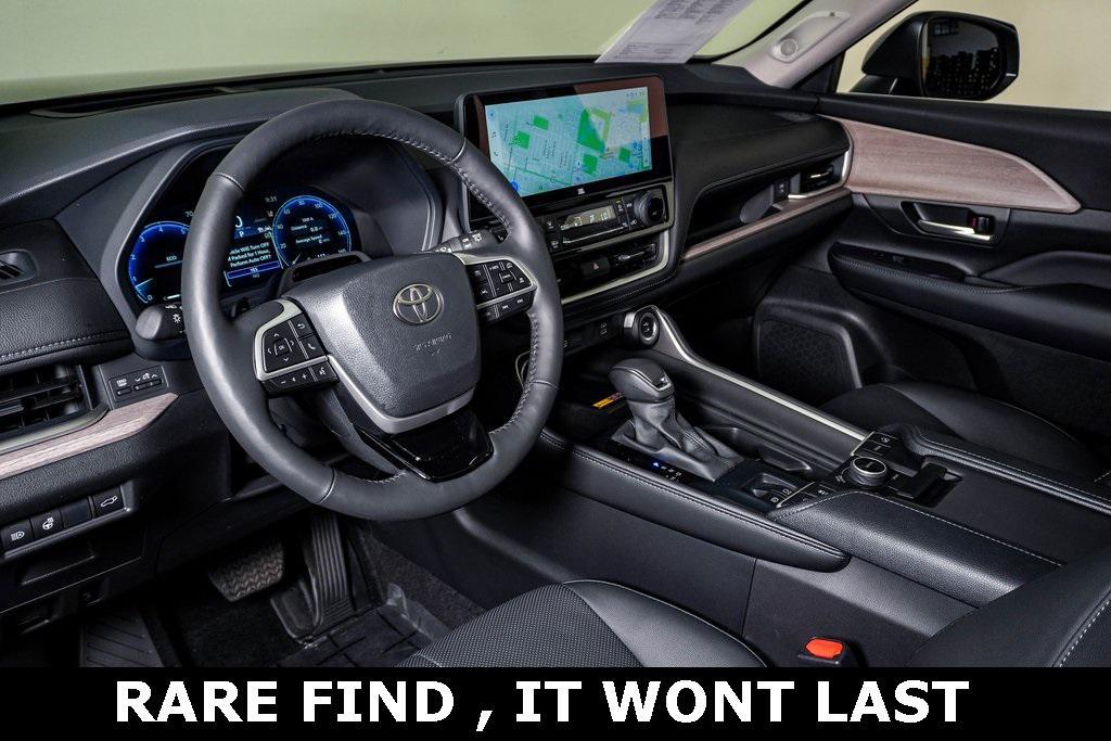 used 2025 Toyota Grand Highlander car, priced at $55,000