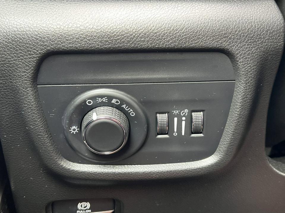 used 2022 Jeep Grand Cherokee L car, priced at $35,990
