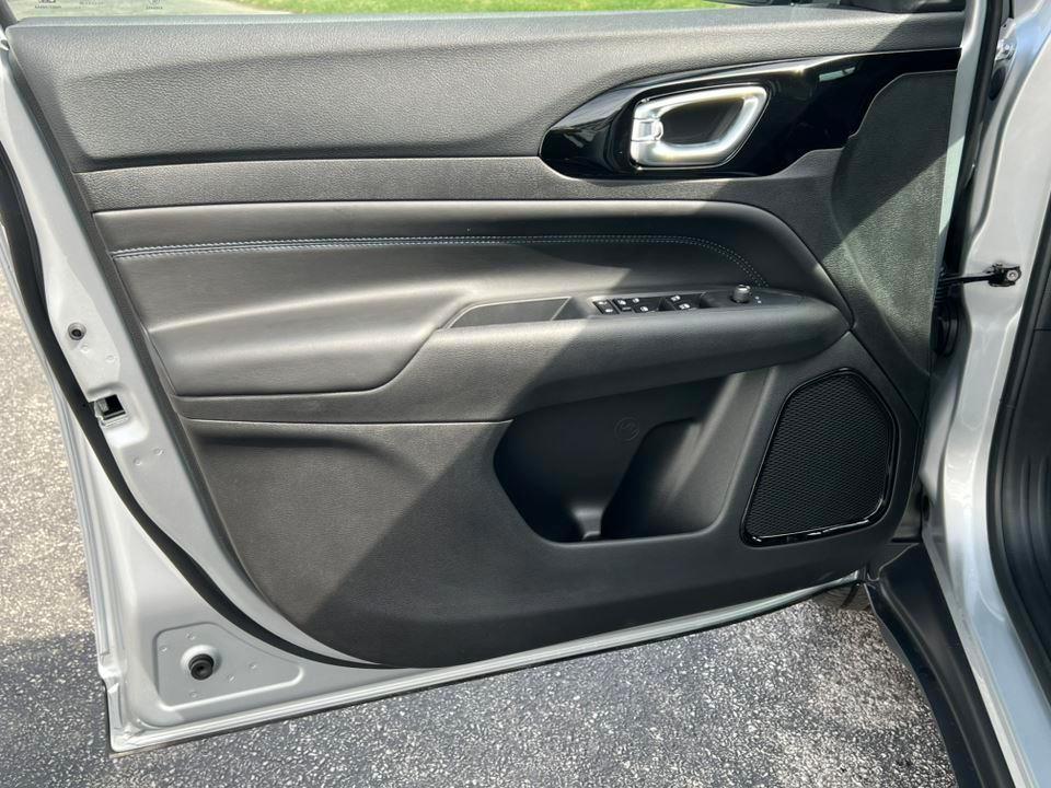 new 2025 Jeep Compass car, priced at $32,425