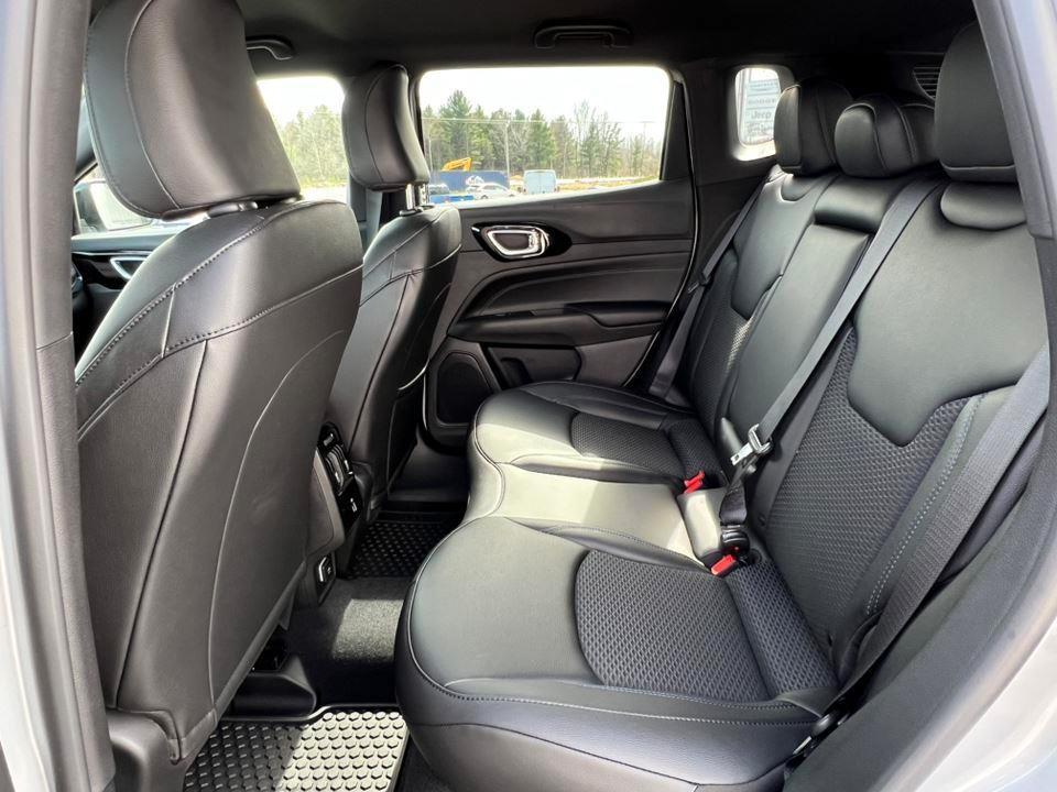 new 2025 Jeep Compass car, priced at $32,425