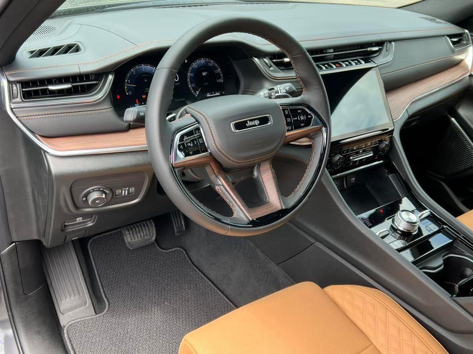 new 2025 Jeep Grand Cherokee car, priced at $54,592