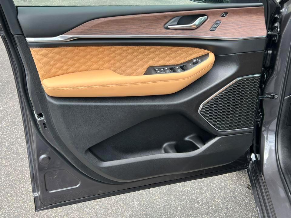new 2025 Jeep Grand Cherokee car, priced at $54,592