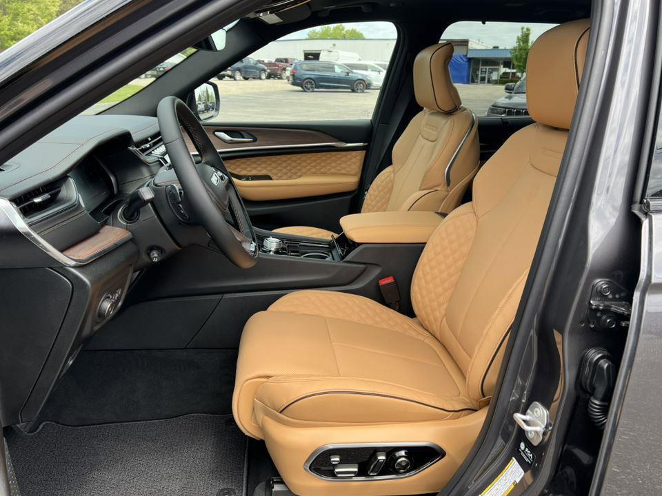 new 2025 Jeep Grand Cherokee car, priced at $58,092