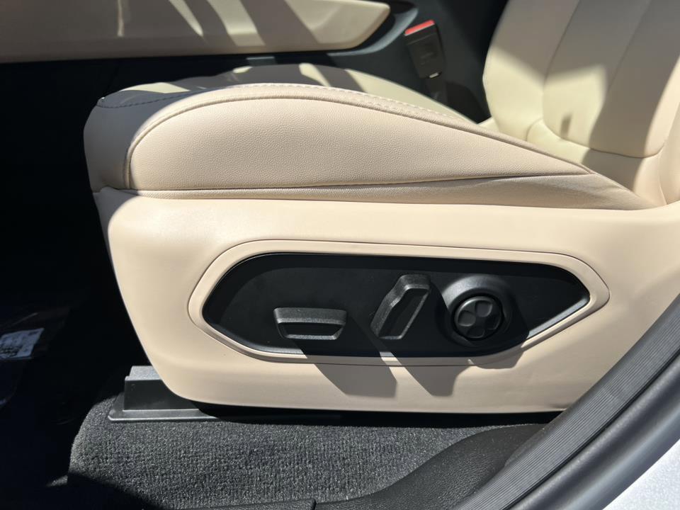 new 2025 Jeep Grand Cherokee car, priced at $44,006