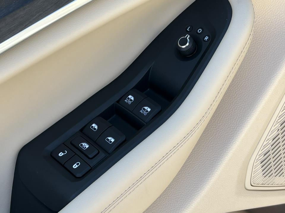 new 2025 Jeep Grand Cherokee car, priced at $44,006