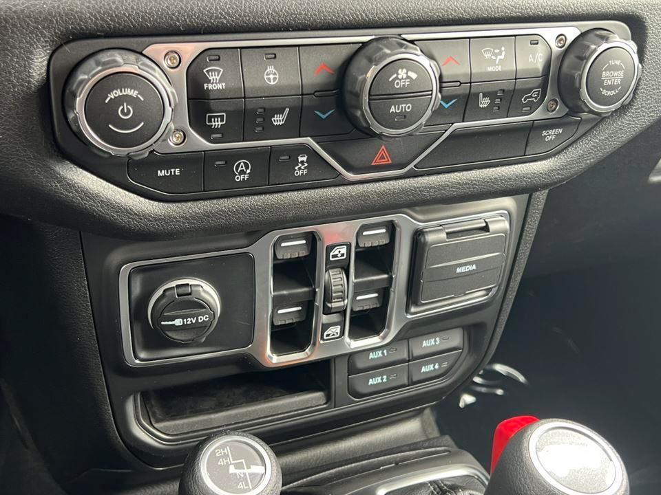 new 2025 Jeep Wrangler car, priced at $48,617