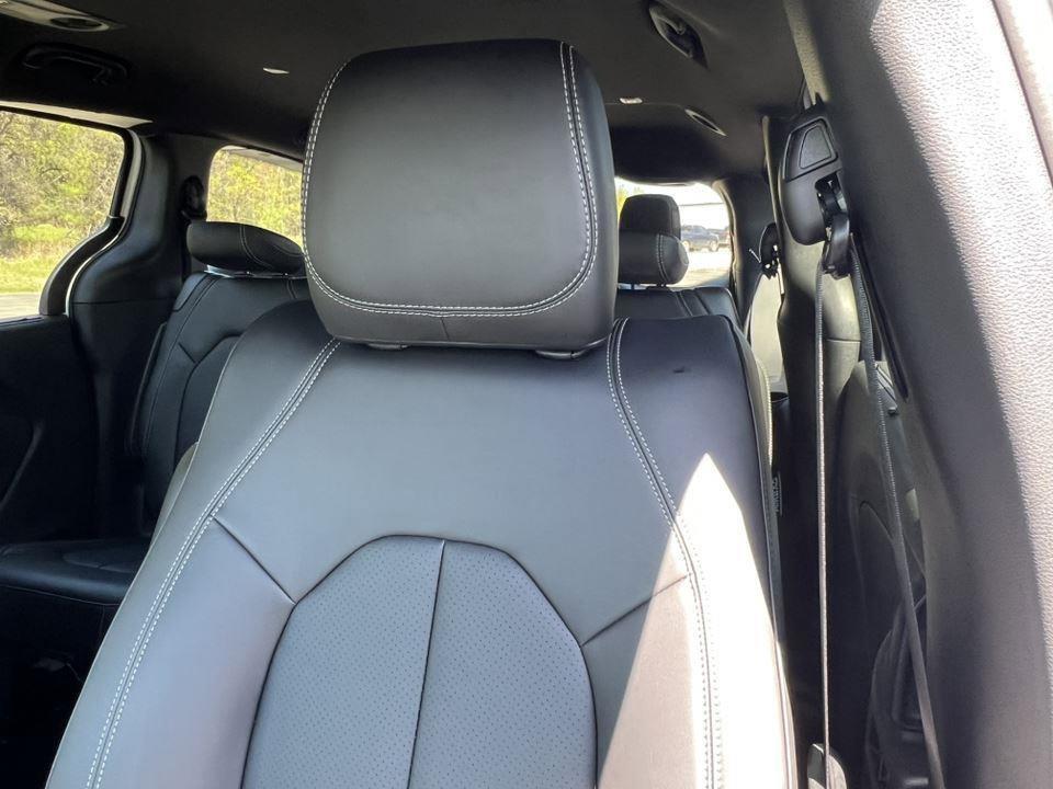 new 2025 Chrysler Pacifica car, priced at $41,596