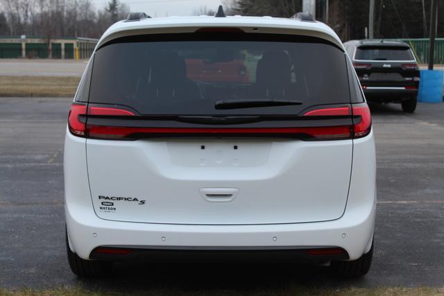 new 2024 Chrysler Pacifica car, priced at $39,828