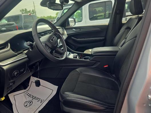 used 2023 Jeep Grand Cherokee car, priced at $37,490