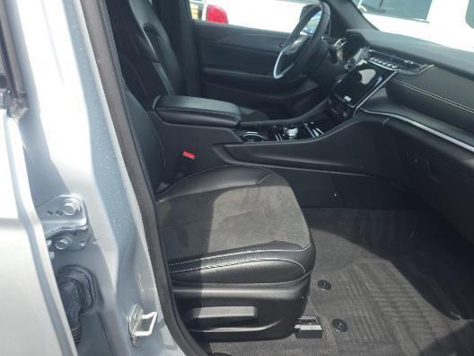 used 2023 Jeep Grand Cherokee car, priced at $37,490