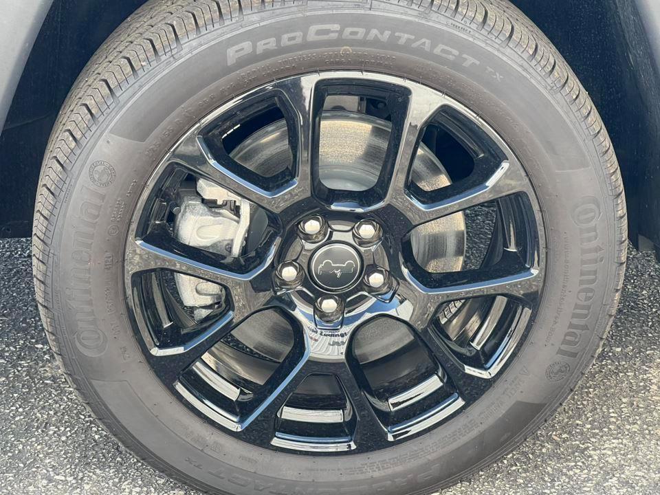 new 2025 Jeep Compass car, priced at $32,424